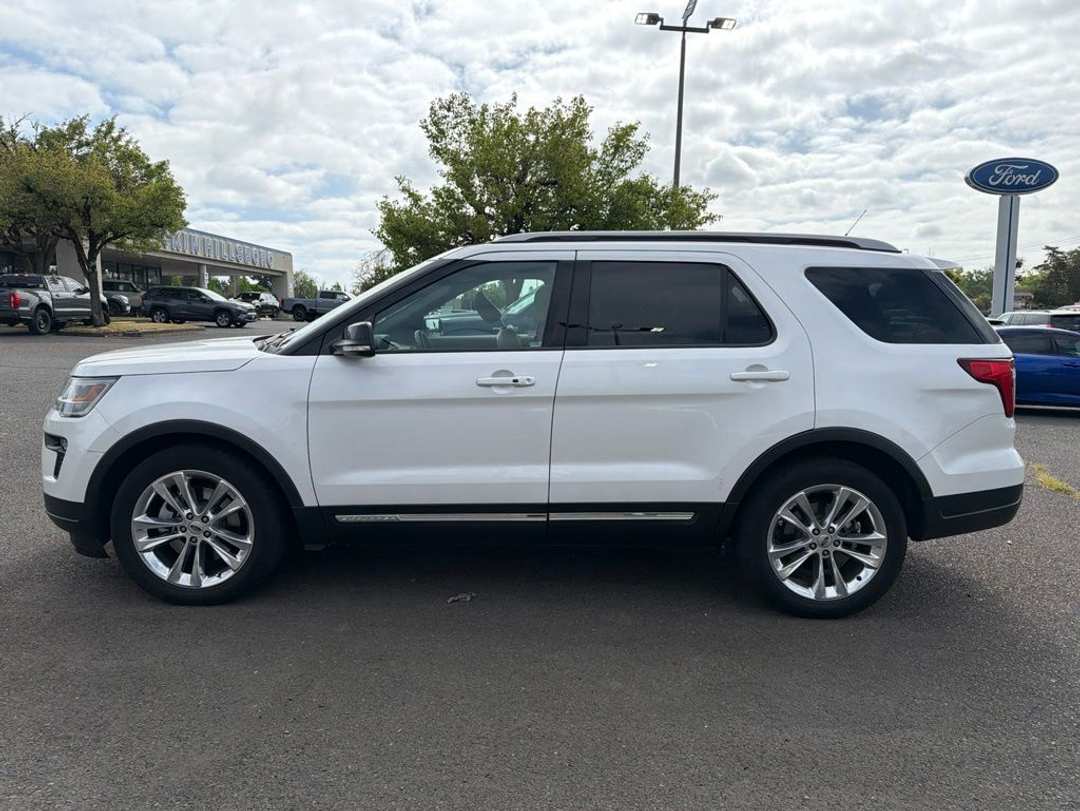 2018 Ford Explorer XLT - Image 2