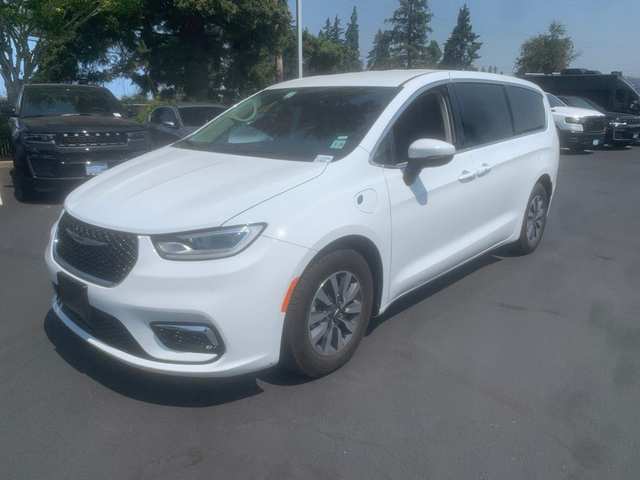 2023 Chrysler Pacifica Hybrid Touring L