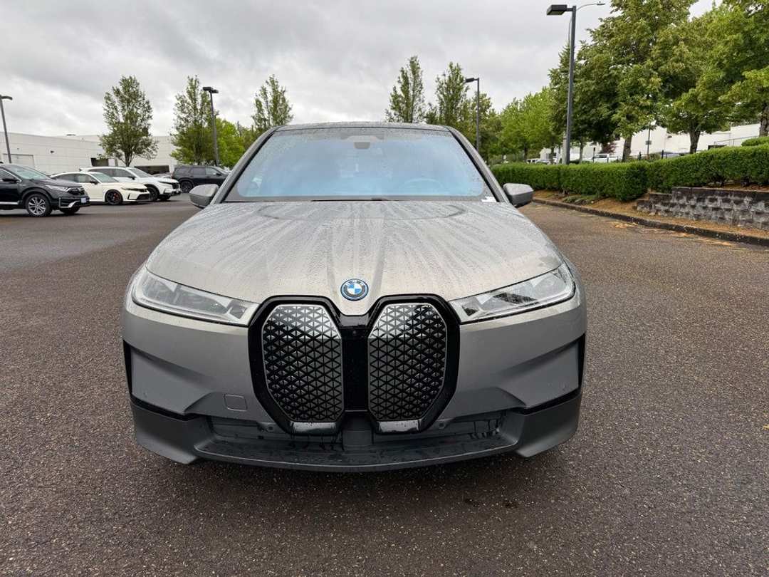 2023 BMW Ix xDrive50 - Image 2