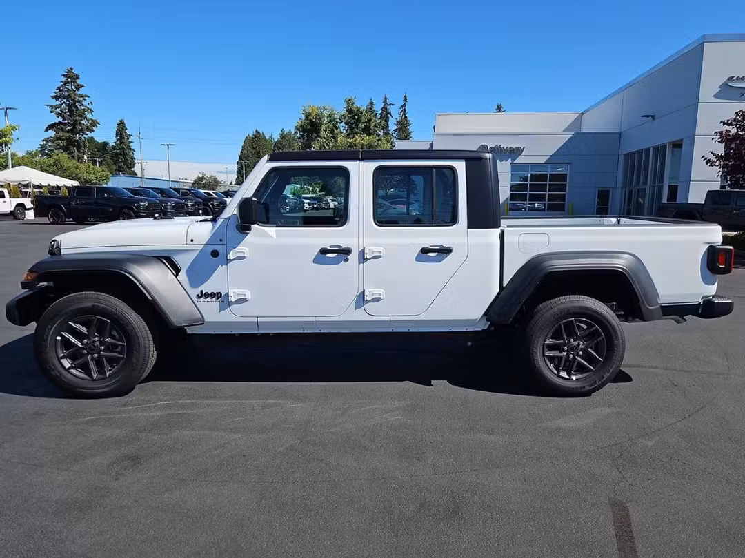 2026 Jeep Gladiator Sport - Image 3