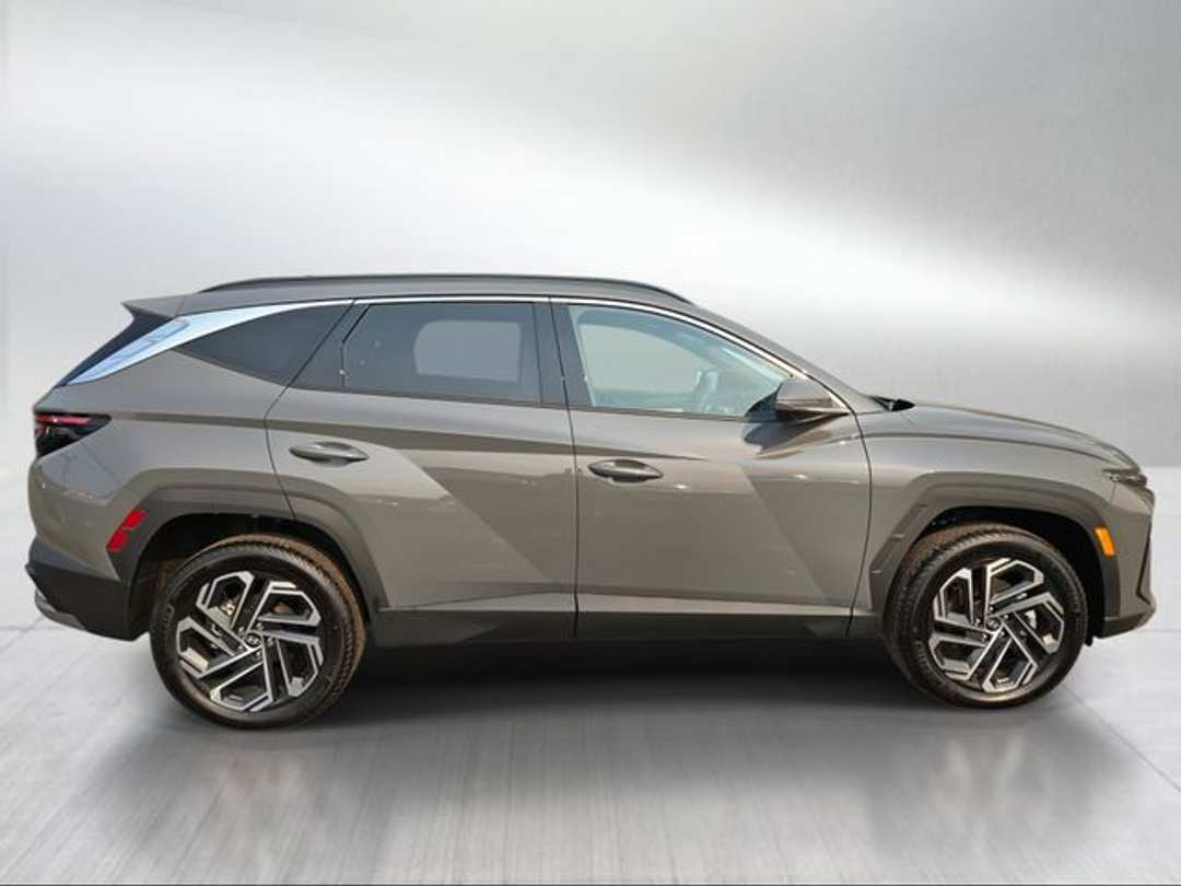 2026 Hyundai Tucson Limited - Image 2