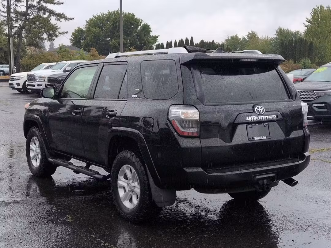2016 Toyota 4Runner SR5 - Image 3