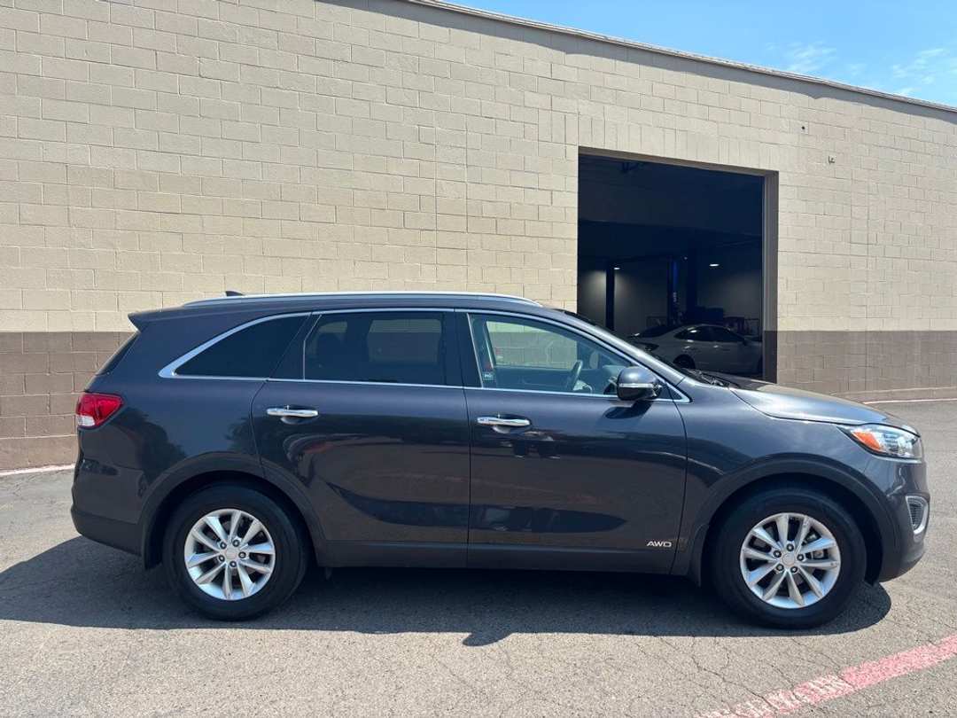 2018 Kia Sorento LX - Image 3