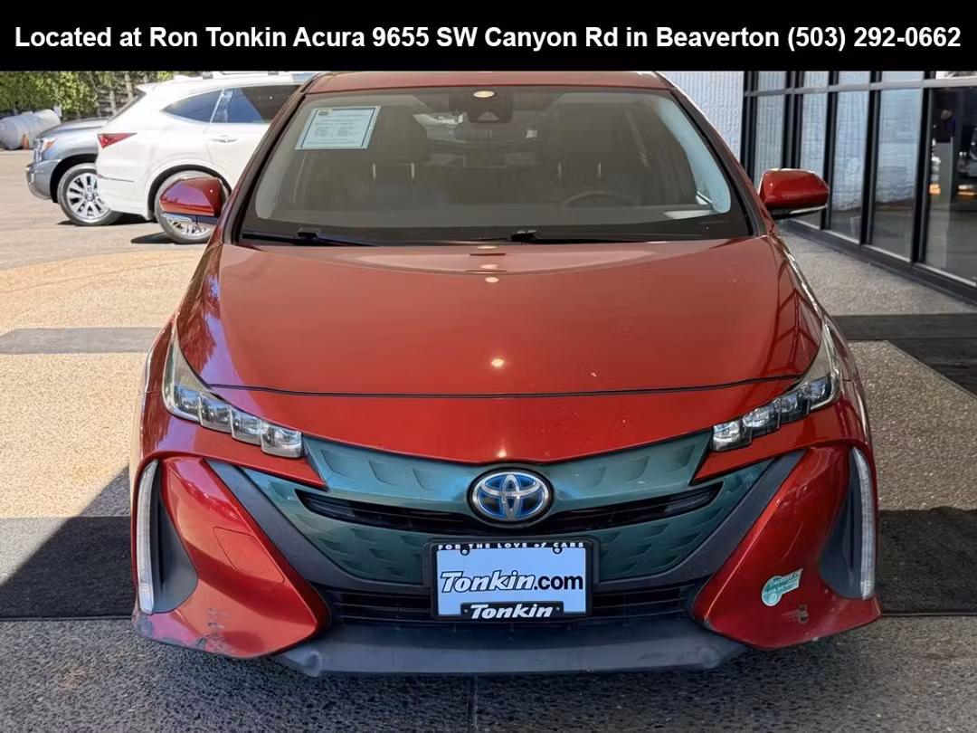 2017 Toyota Prius Prime Premium - Image 3