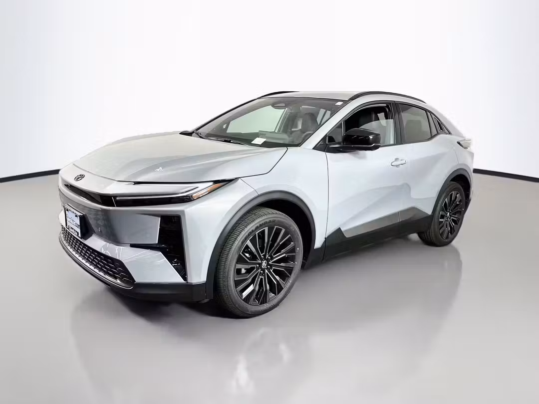 2026 Toyota C-Hr XSE - Image 3