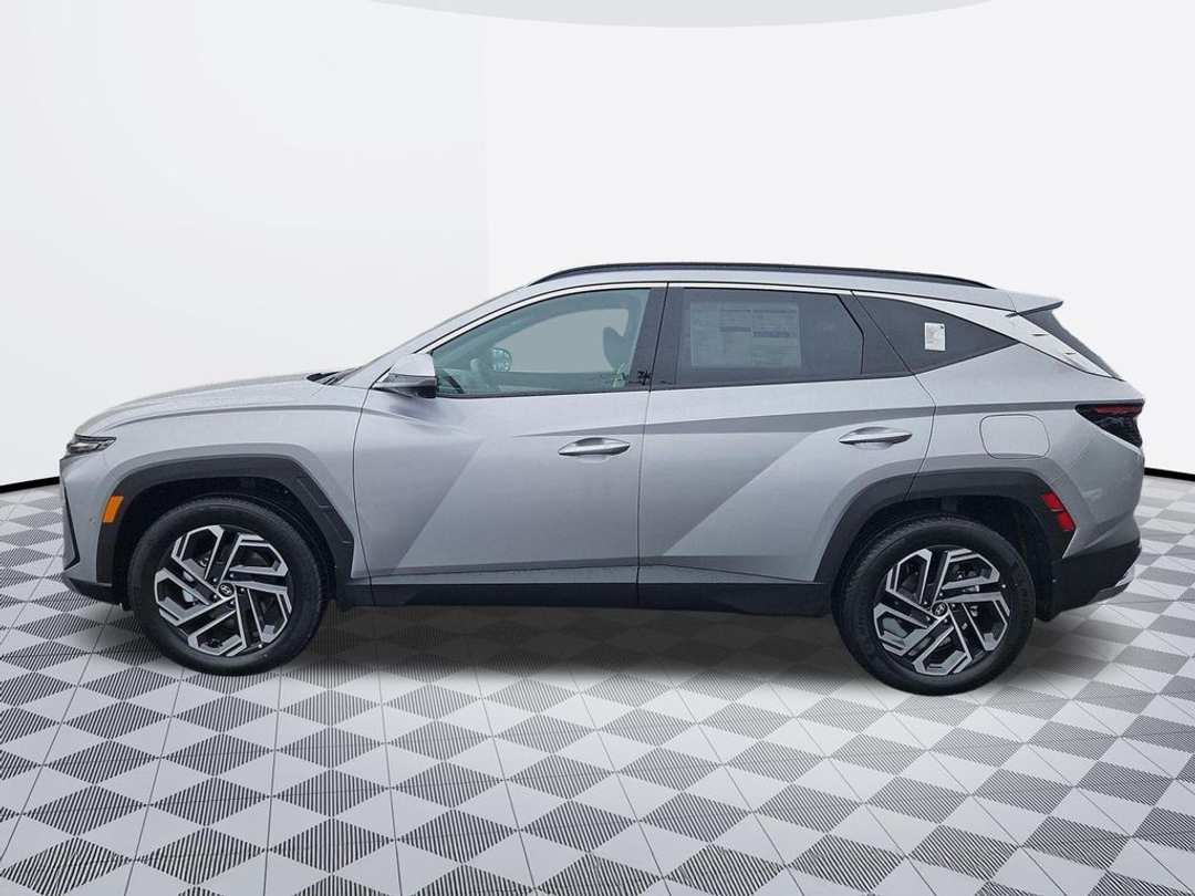2026 Hyundai Tucson Hybrid Limited - Image 3