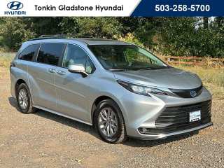 2025 Toyota Sienna XLE