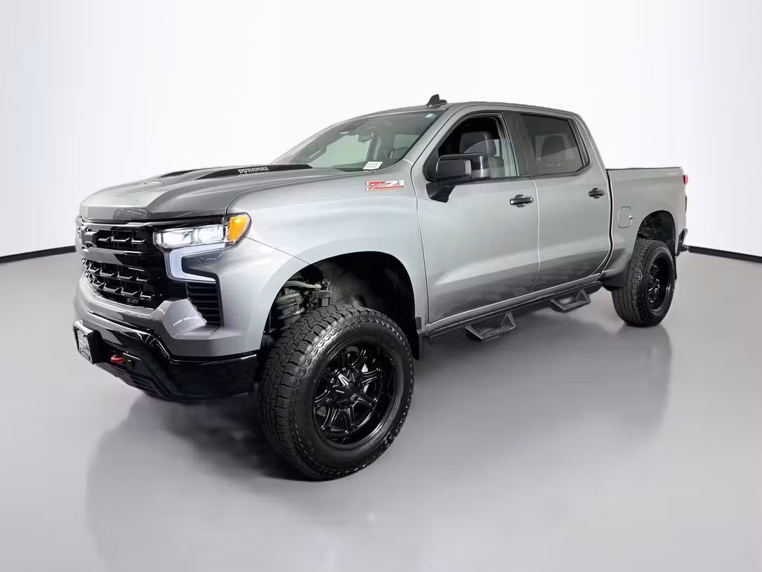 2024 Chevrolet Silverado 1500 LT Trail Boss - Image 3