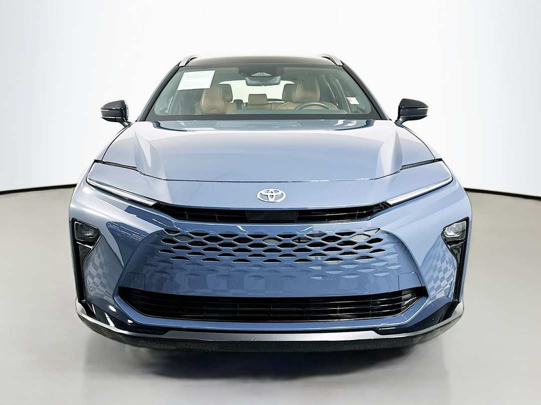 2025 Toyota Crown Signia Limited - Image 2