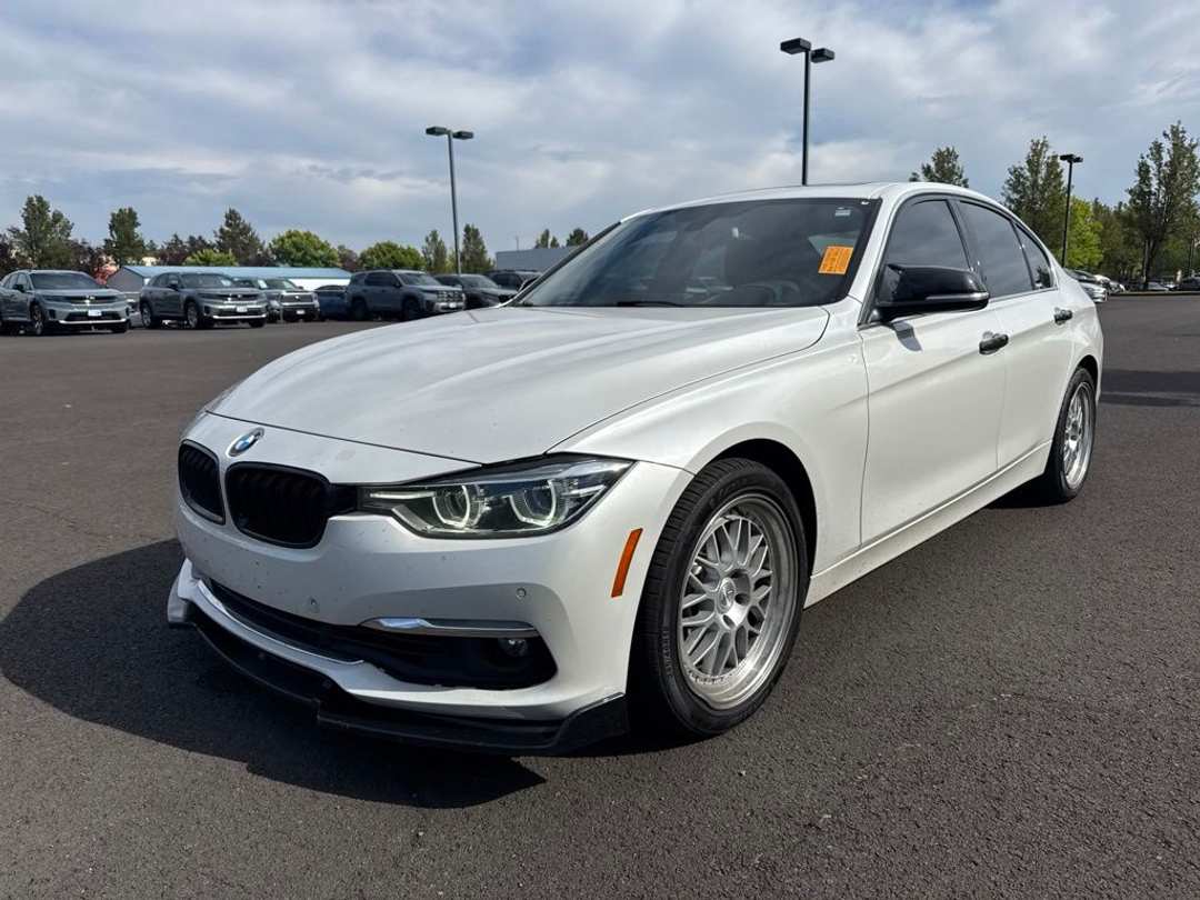 2018 BMW 3 Series 340i xDrive - Image 3
