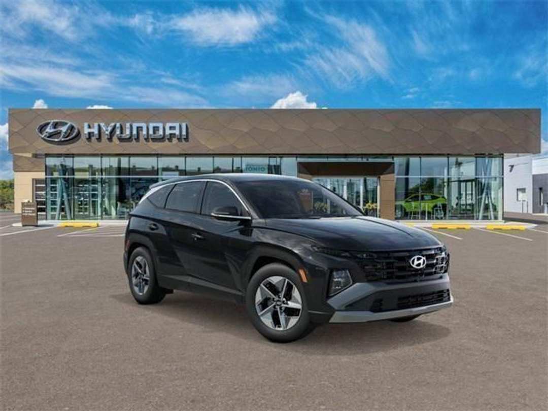 2026 Hyundai Tucson Hybrid SEL - Image 2