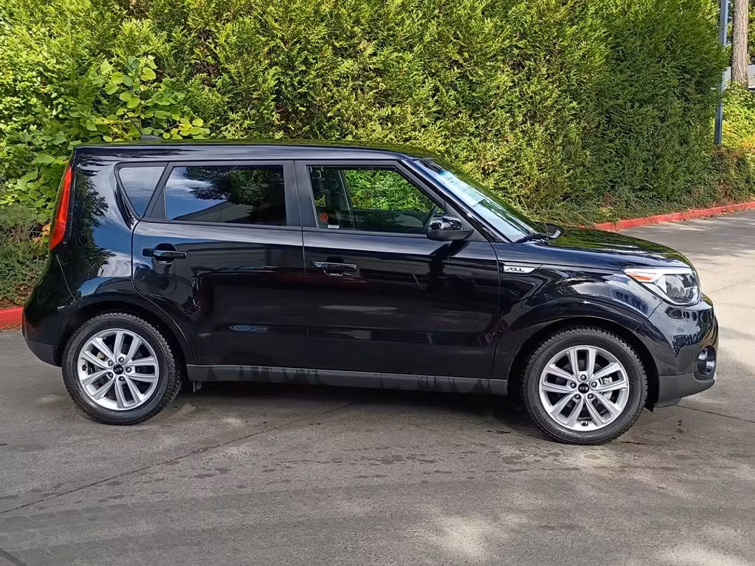 2017 Kia Soul Plus - Image 3