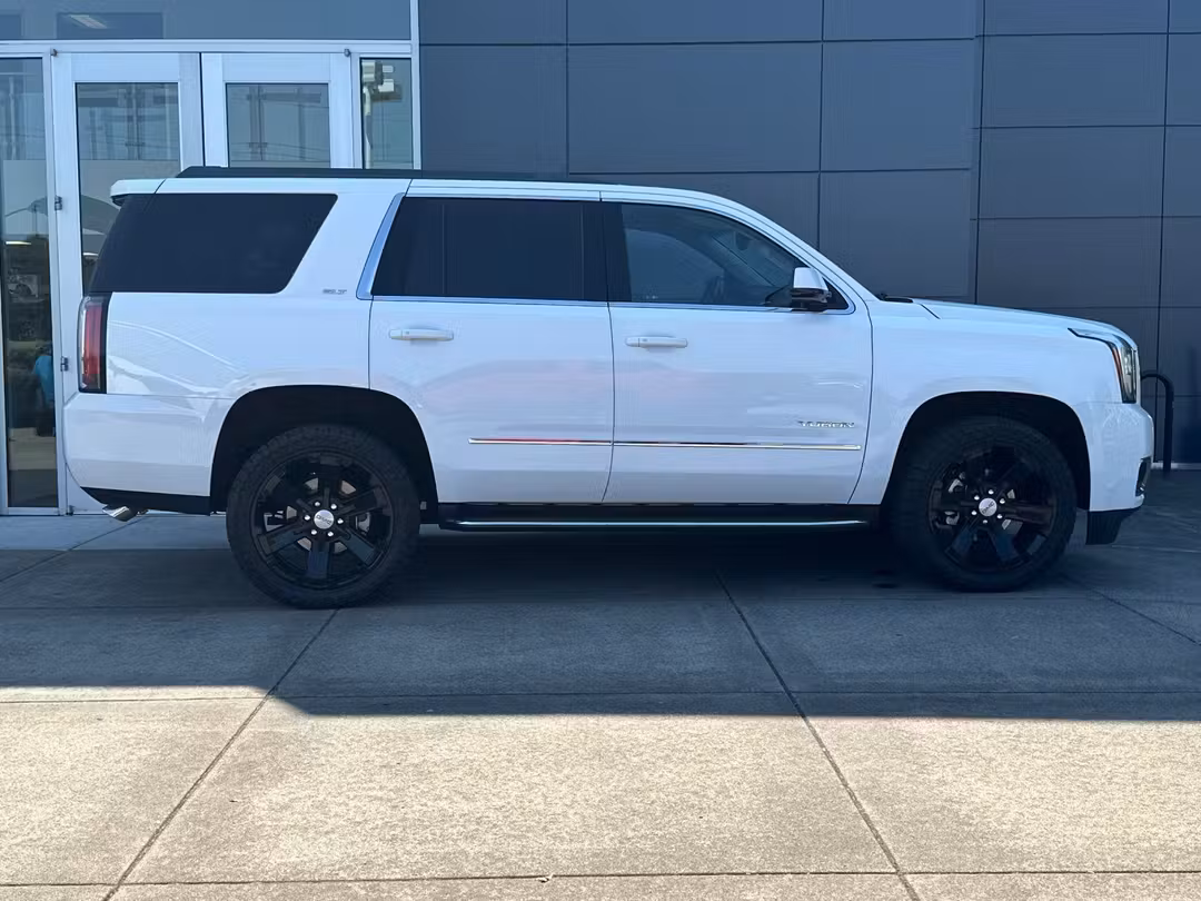 2018 GMC Yukon SLT - Image 2