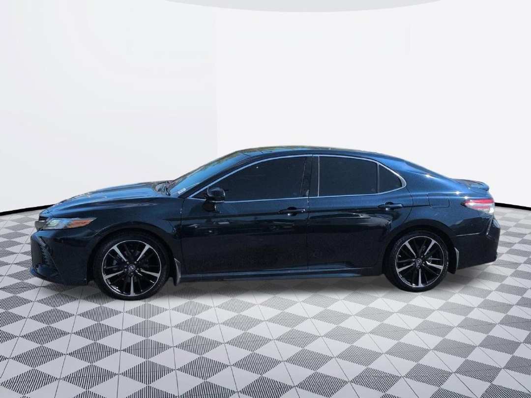 2018 Toyota Camry XSE V6 - Image 2