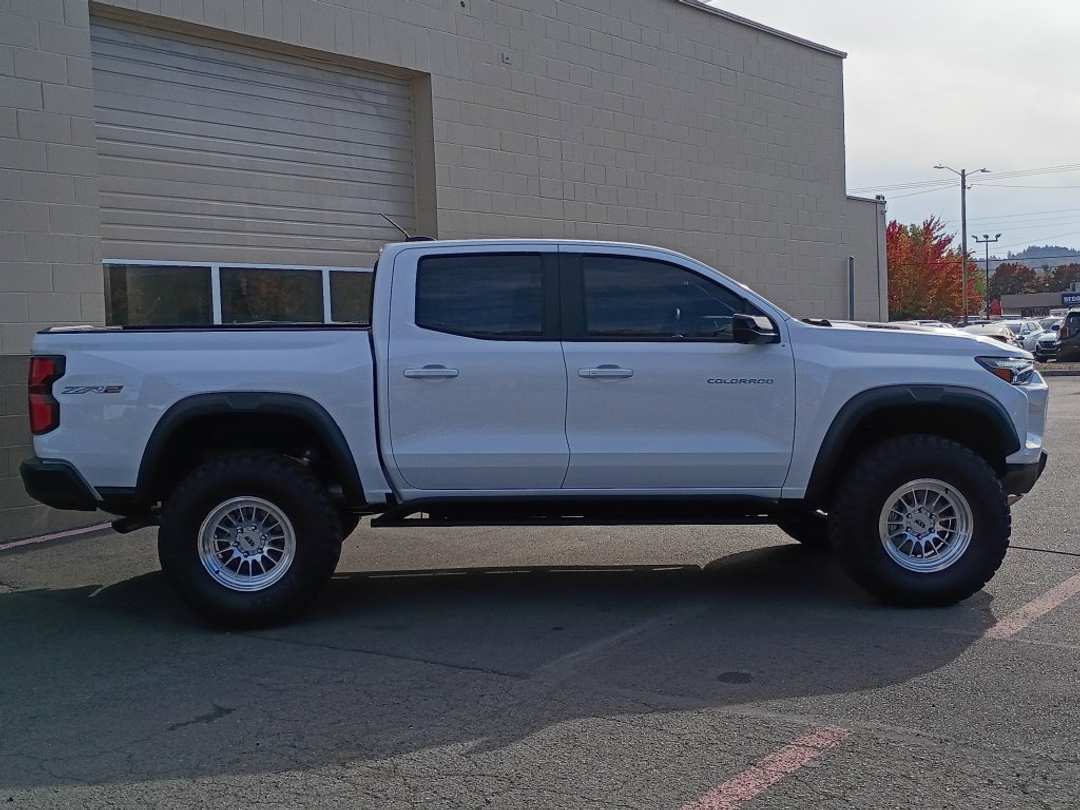 2026 Chevrolet Colorado ZR2 - Image 3