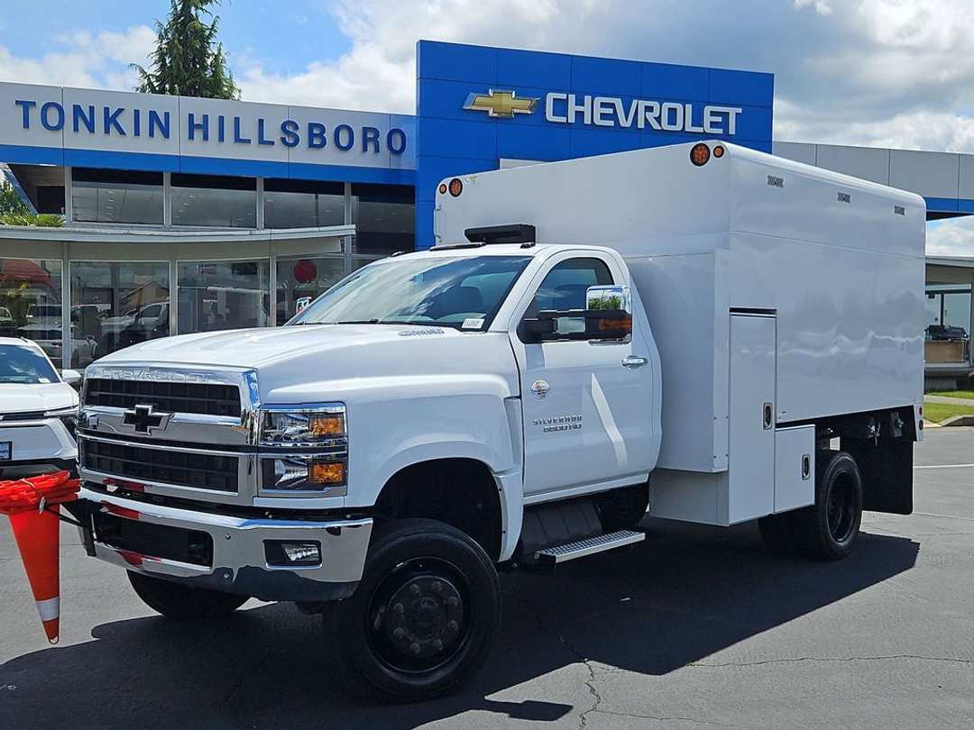 2022 Chevrolet Silverado 4500Hd Work - Image 2
