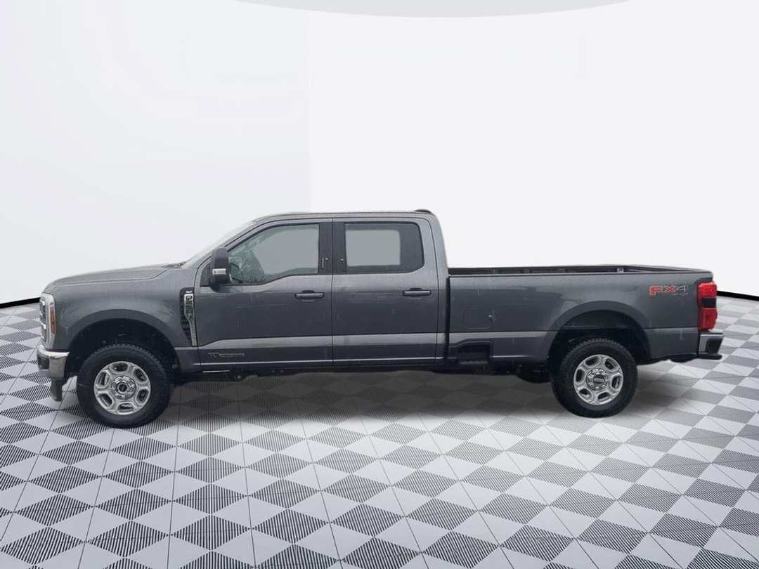 2026 Ford F-250Sd XLT - Image 2