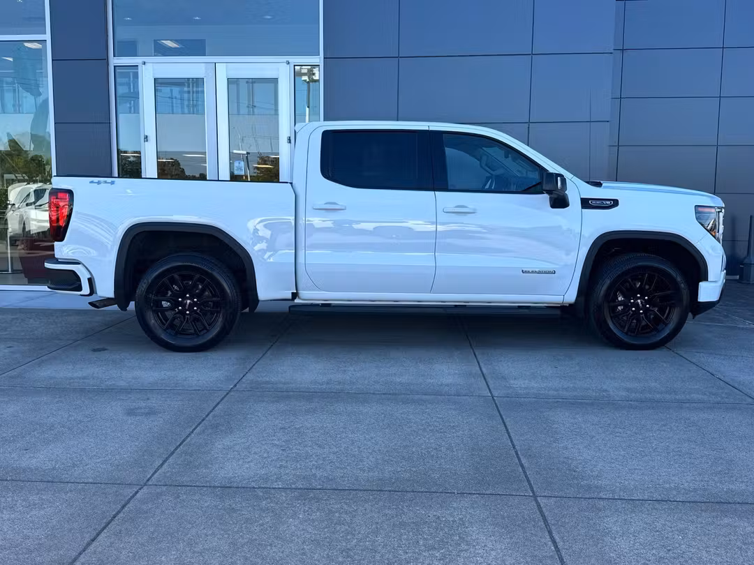 2025 GMC Sierra 1500 Elevation - Image 2