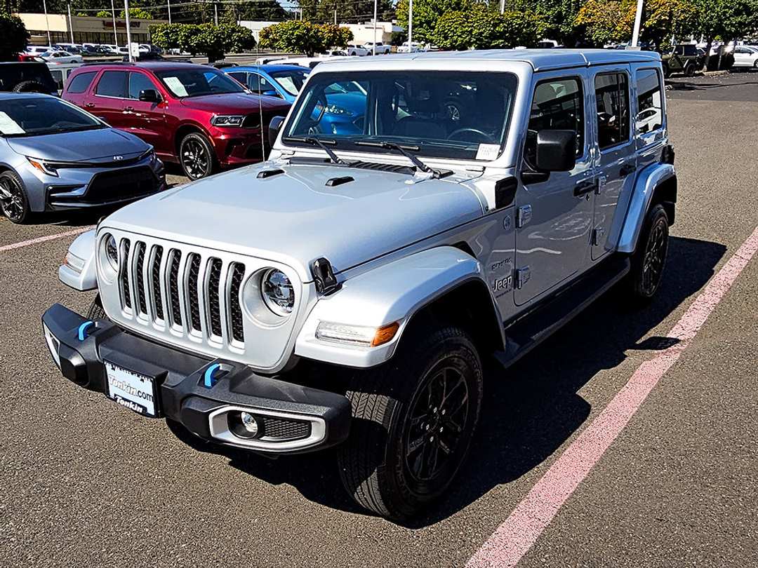2023 Jeep Wrangler Sahara 4xe - Image 3