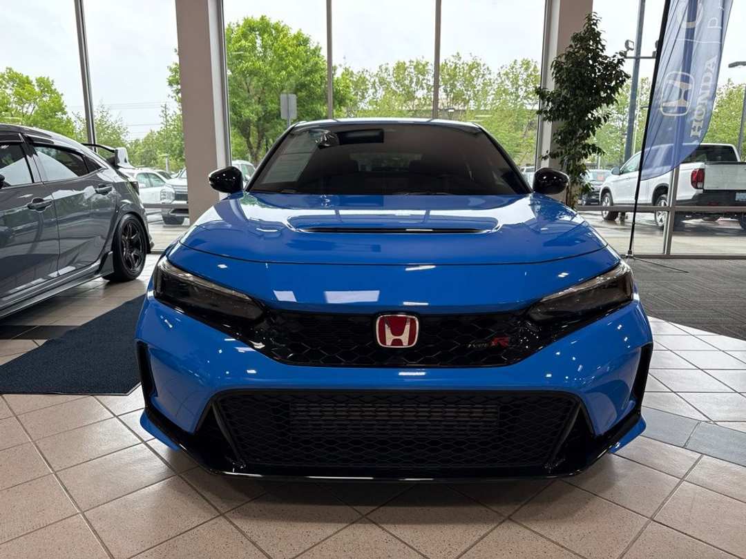 2024 Honda Civic Type R - Image 2