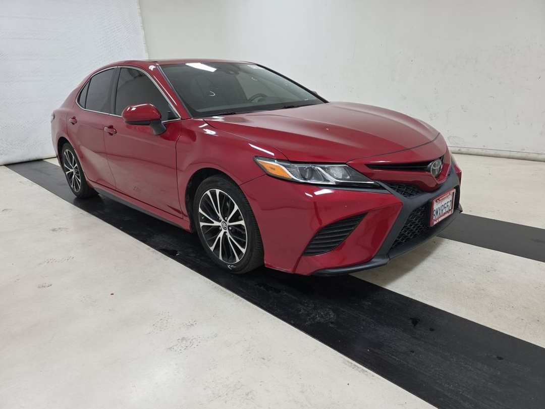 2019 Toyota Camry SE - Image 2