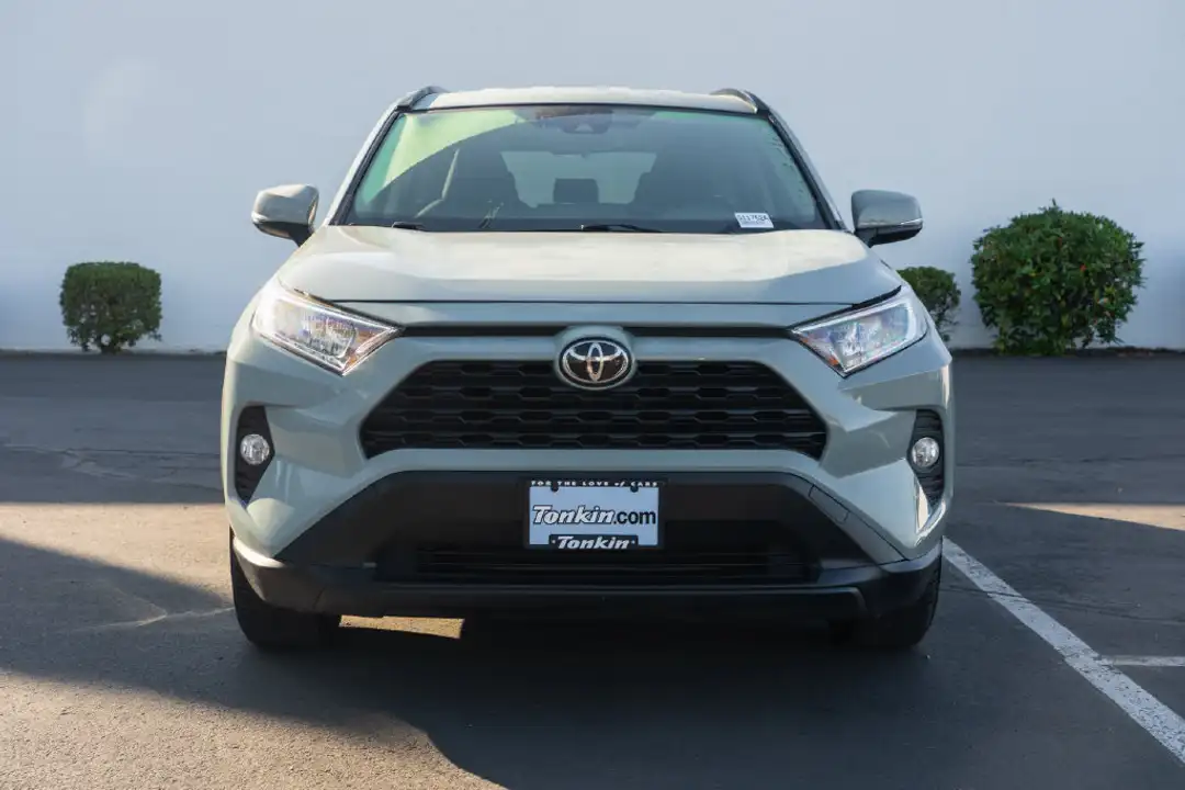 2021 Toyota Rav4 XLE - Image 2