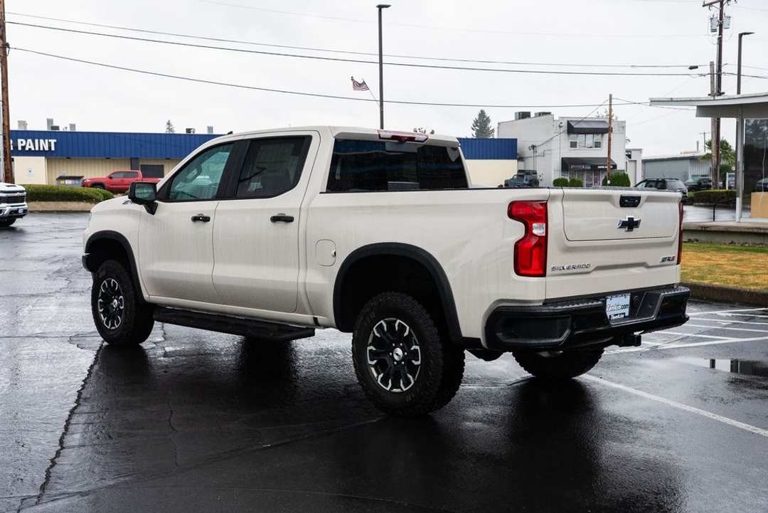2026 Chevrolet Silverado 1500 ZR2 - Image 2