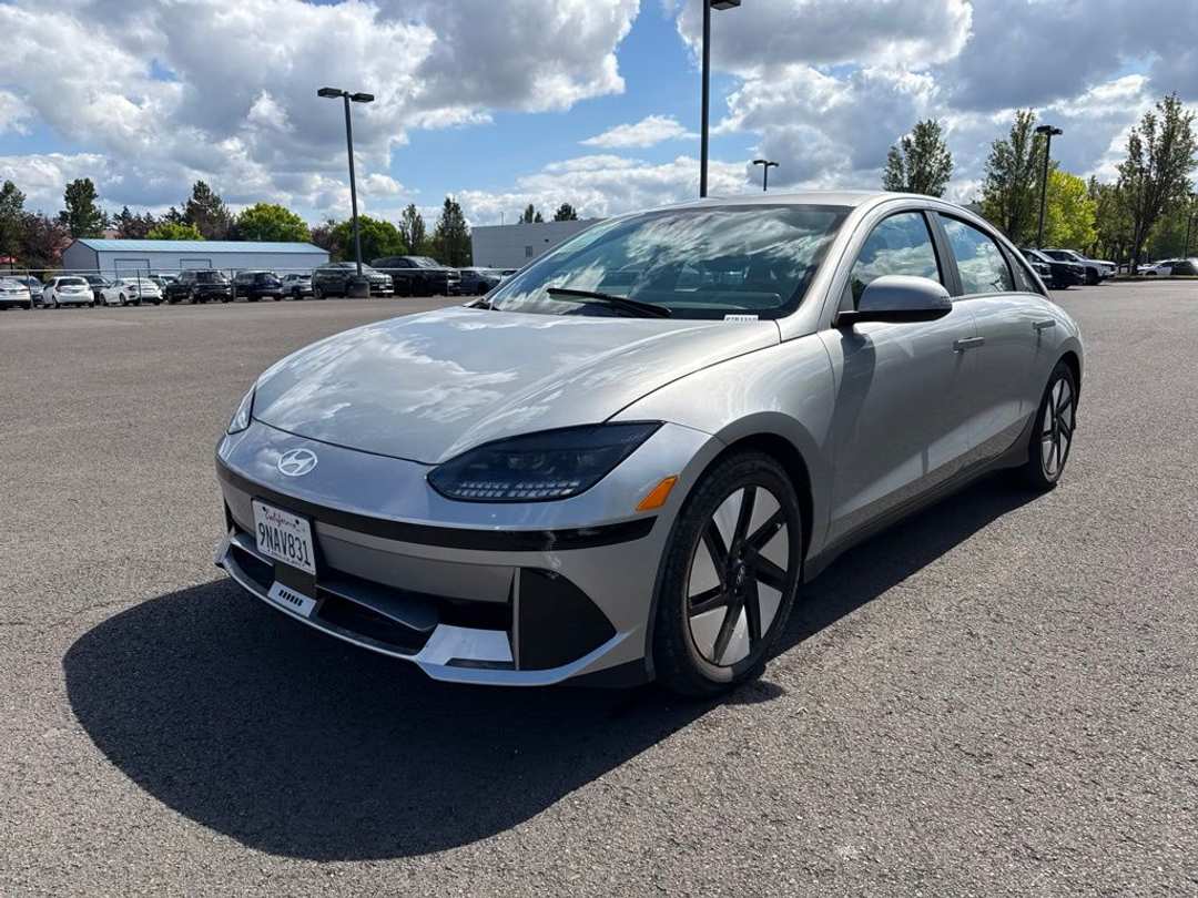 2024 Hyundai Ioniq 6 SE - Image 3