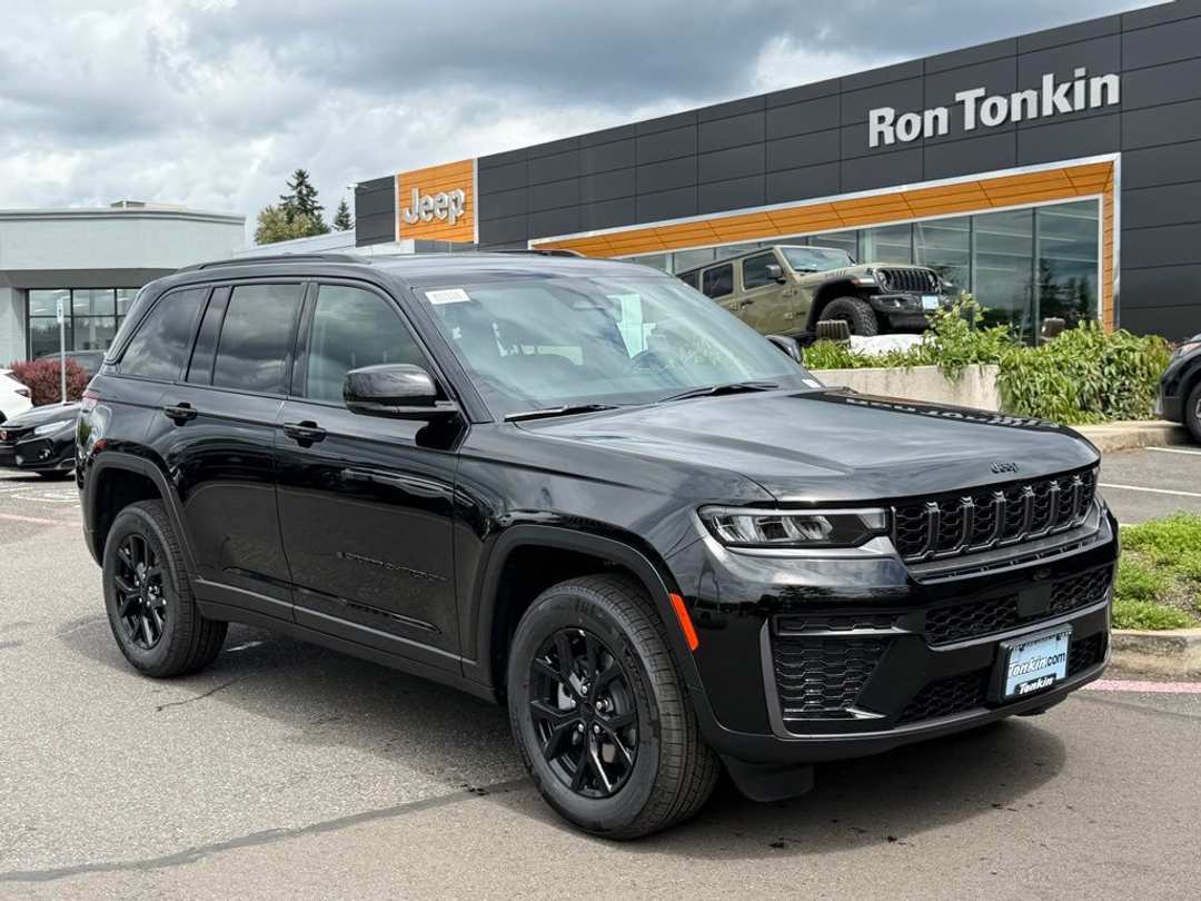 2026 Jeep Grand Cherokee Altitude - Image 2