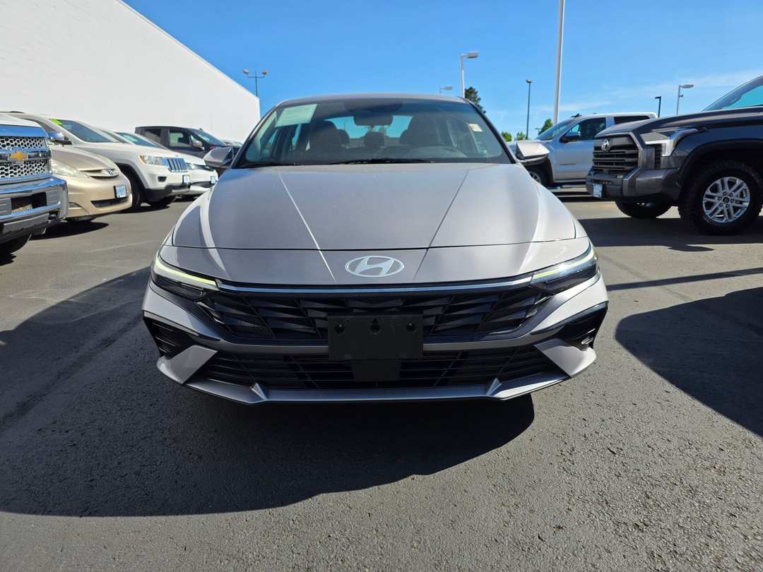 2025 Hyundai Elantra SEL Convenience - Image 3