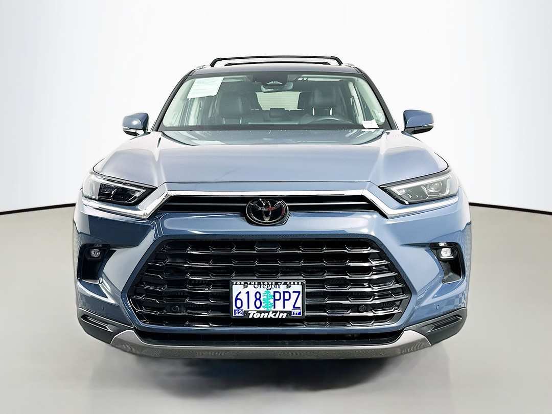 2024 Toyota Grand Highlander Limited - Image 2