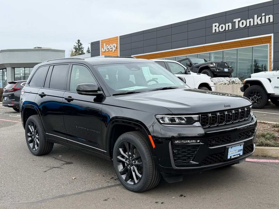 2026 Jeep Grand Cherokee Limited Reserve - Image 2