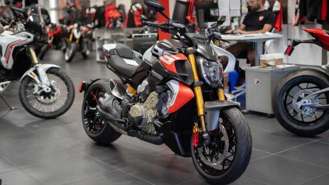 2026 Ducati Diavel V4 Rs