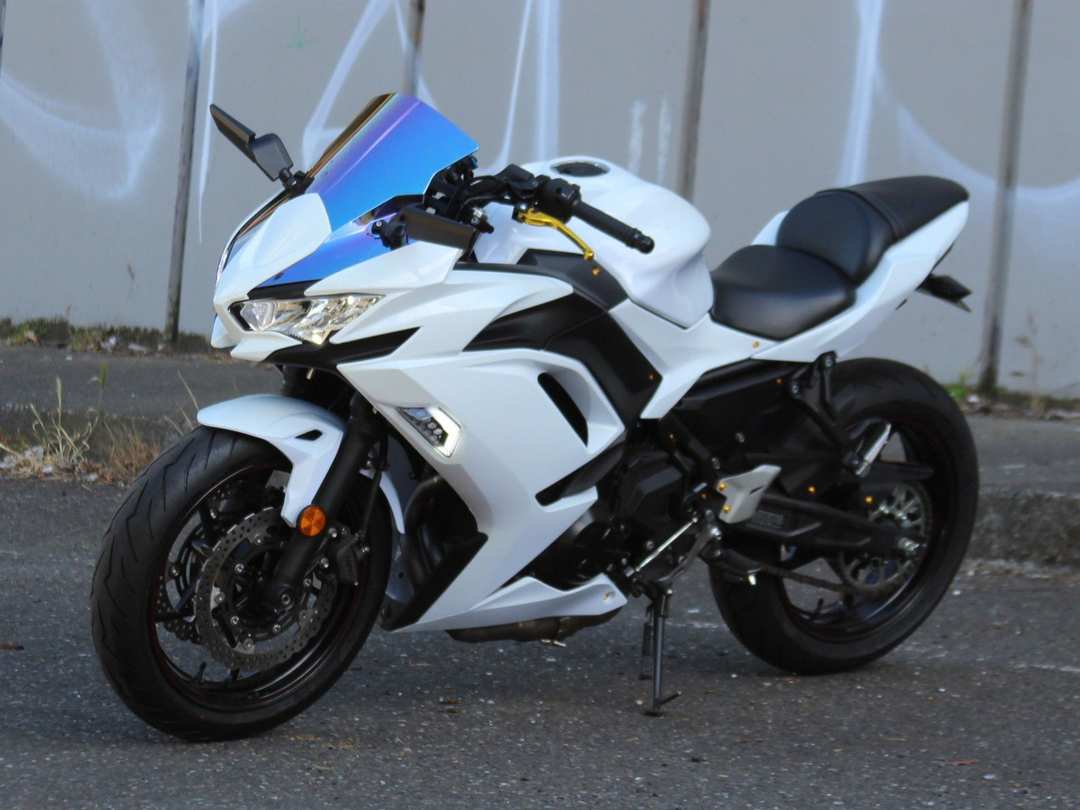 2022 Kawasaki Ninja 650 - Image 3