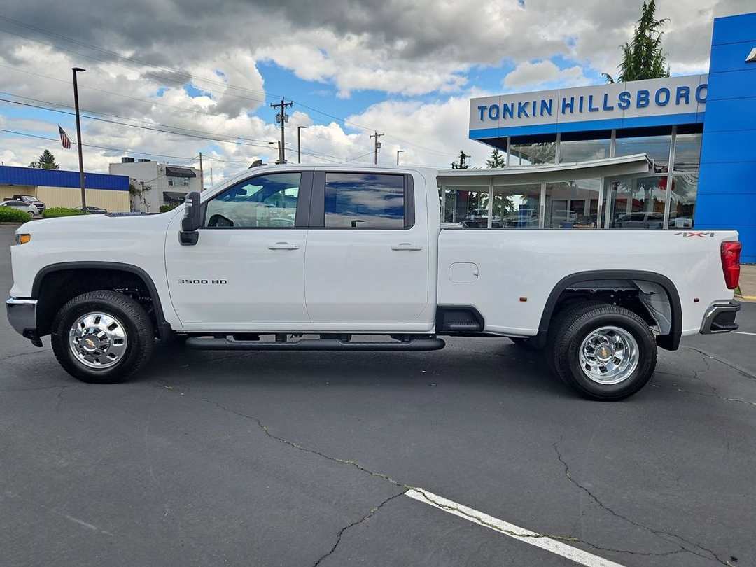 2026 Chevrolet Silverado 3500Hd LT - Image 3