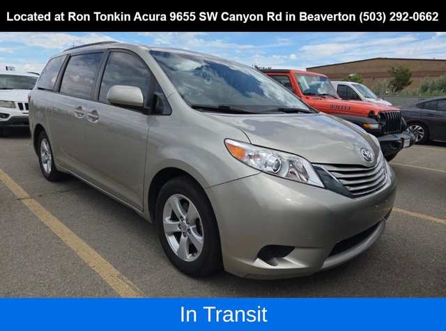 2016 Toyota Sienna LE