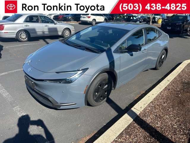 2025 Toyota Prius LE