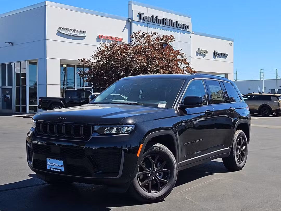 2026 Jeep Grand Cherokee Altitude - Image 2