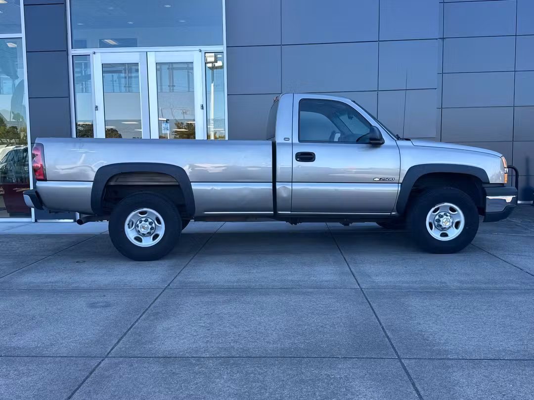 2003 Chevrolet Silverado 2500 Work - Image 2