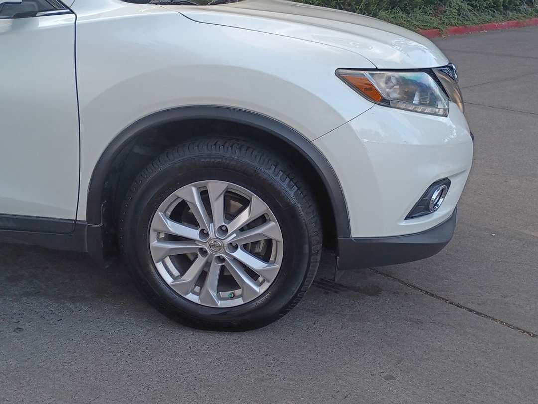 2015 Nissan Rogue S - Image 2