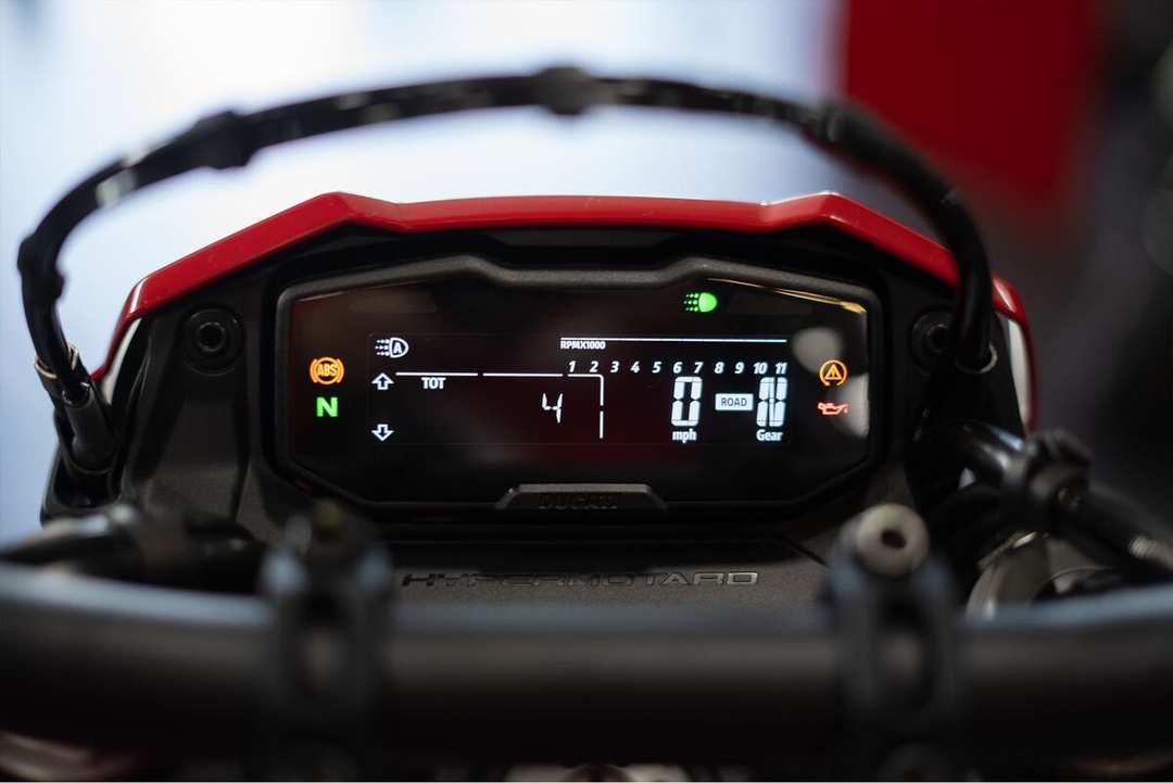 2025 Ducati Hypermotard 698 - Image 3