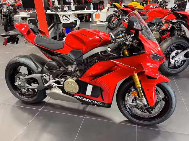 2026 Ducati Panigale V4S Corse