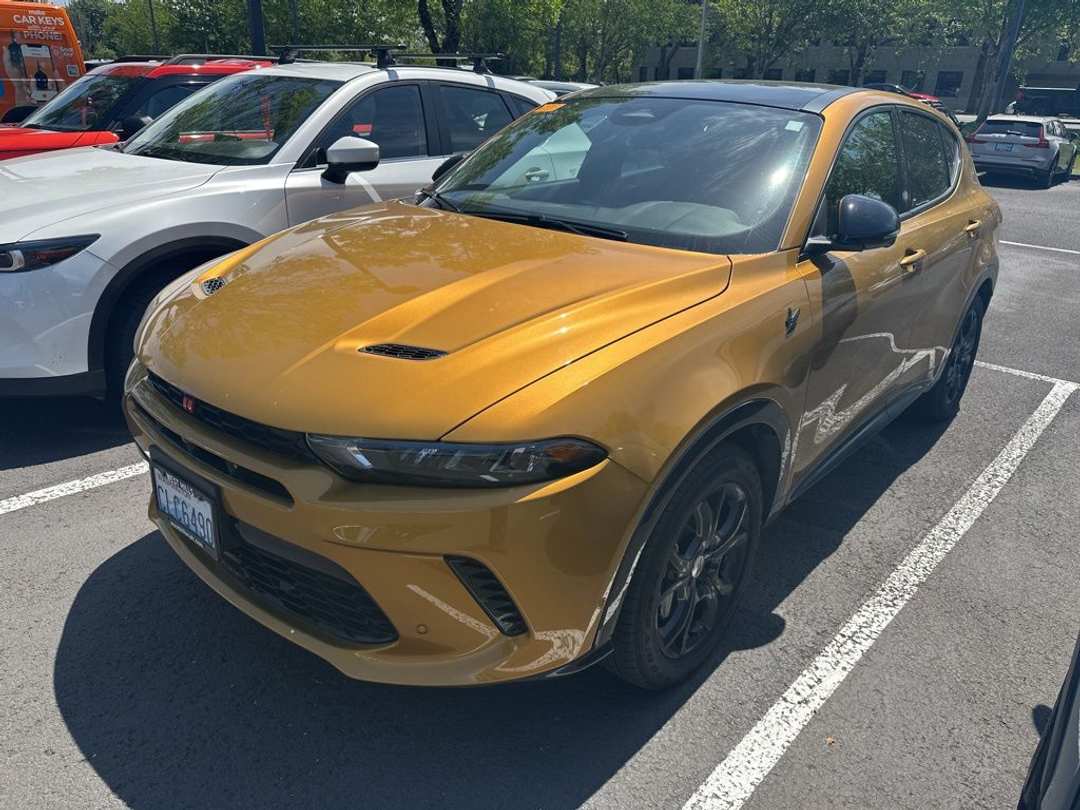 2024 Dodge Hornet R/T Plus - Image 2