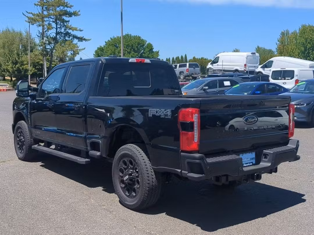 2025 Ford F-350Sd XLT - Image 3