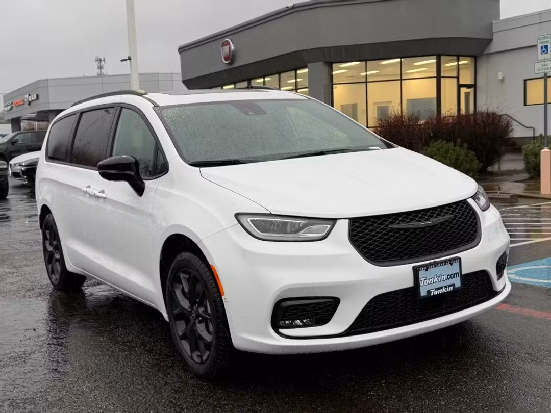 2026 Chrysler Pacifica Select - Image 2