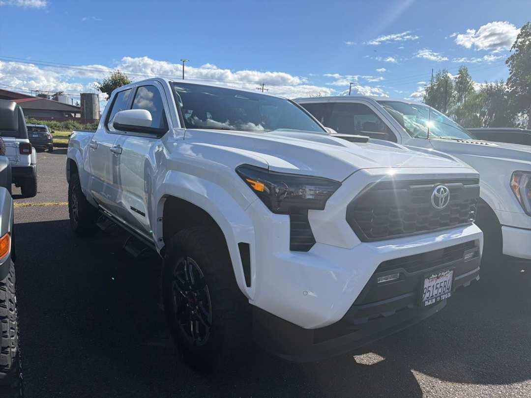 2024 Toyota Tacoma TRD Sport - Image 3
