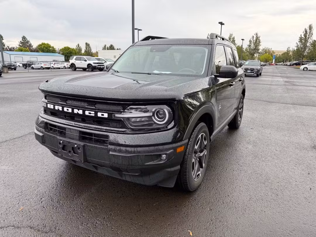 2024 Ford Bronco Sport Outer Banks - Image 3