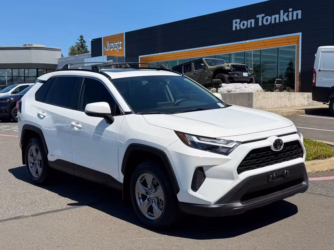 2025 Toyota Rav4 Hybrid XLE - Image 2