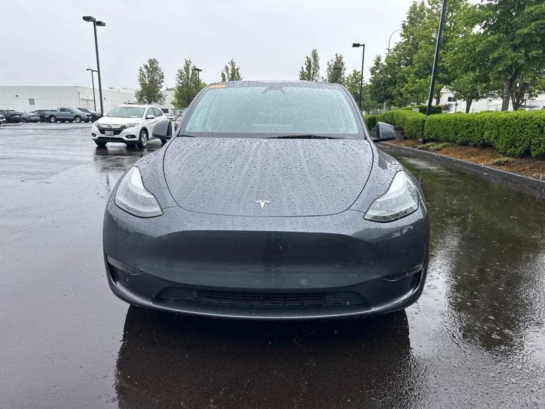 2023 Tesla Model Y Long Range - Image 2