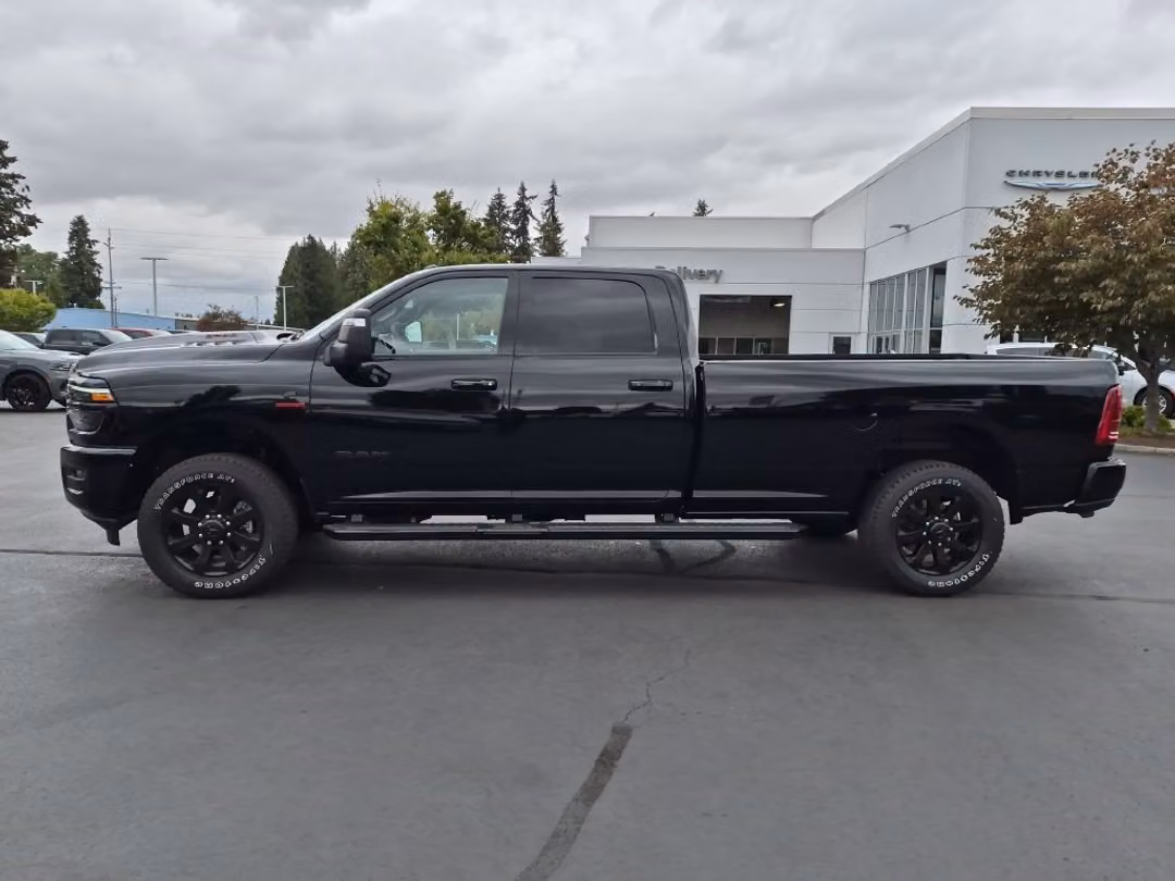 2026 Ram 3500 Laramie - Image 3
